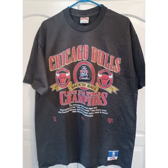 VTG CHGO BULLS NUTMEG MILLS JERSEY NWOT 1992 BACK TO BACK WORLD CHAMP MENS XL - Picture 1 of 13